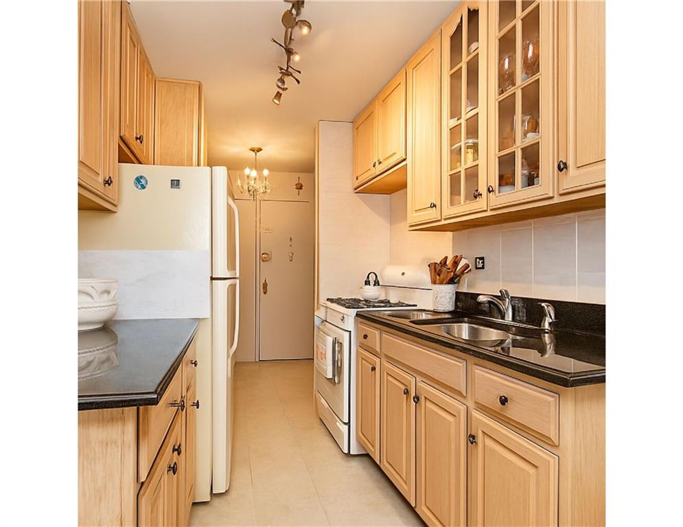 2475 West 16th Street Gravesend Brooklyn NY 11214