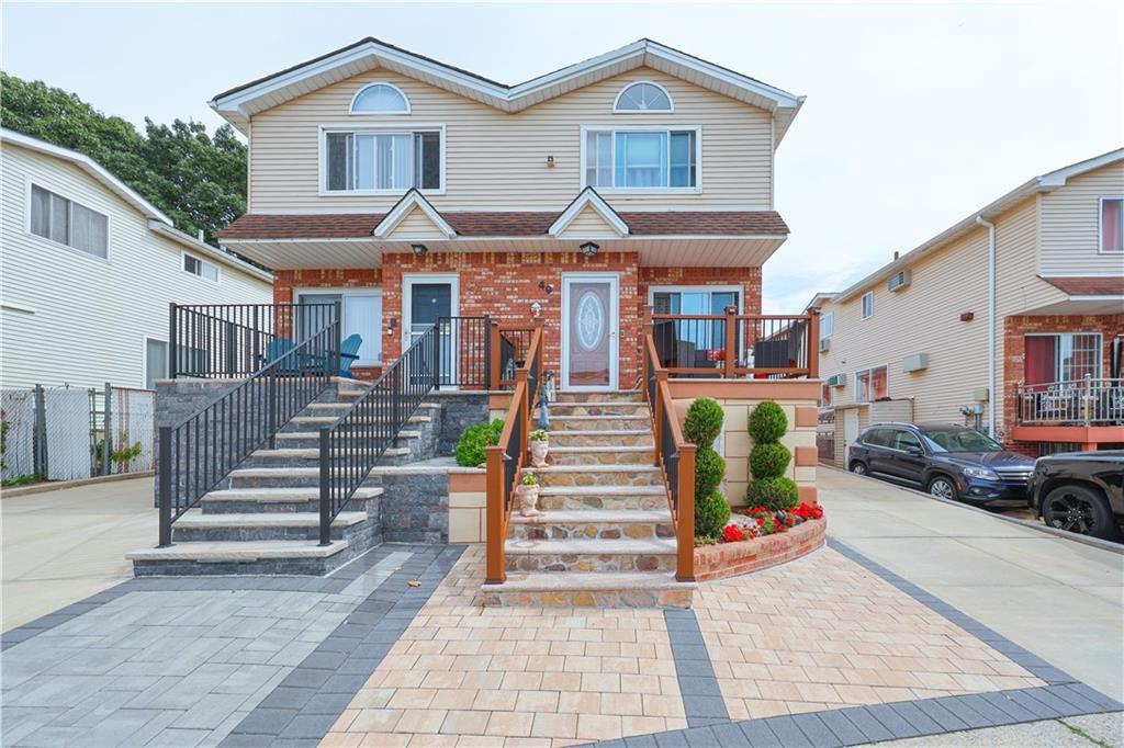 49 Lewiston Street New Springville State Island NY 10314