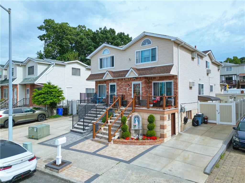 49 Lewiston Street New Springville State Island NY 10314