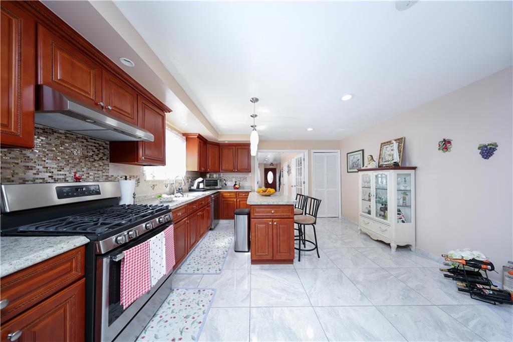 49 Lewiston Street New Springville State Island NY 10314