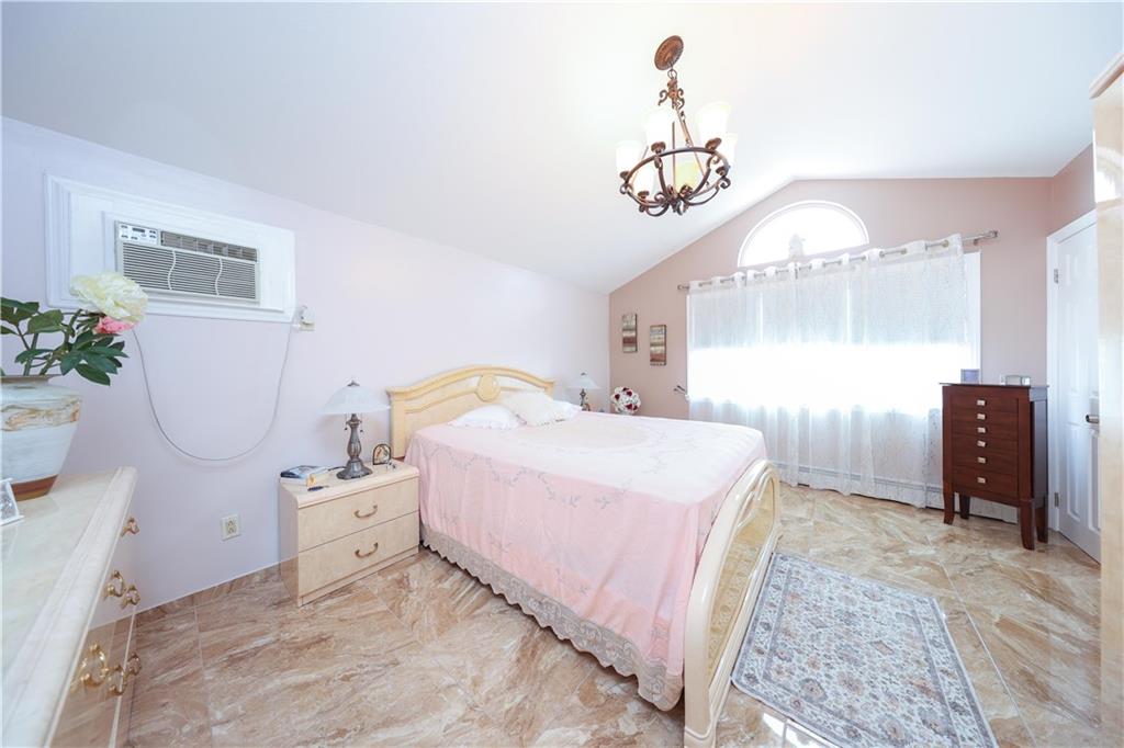49 Lewiston Street New Springville State Island NY 10314