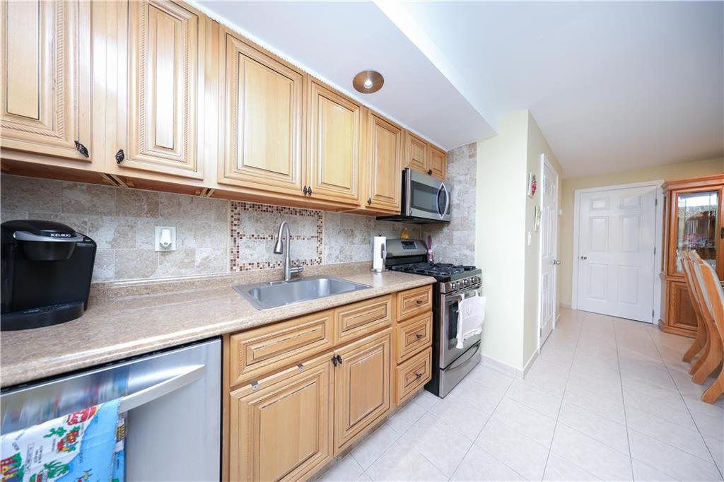 49 Lewiston Street New Springville State Island NY 10314