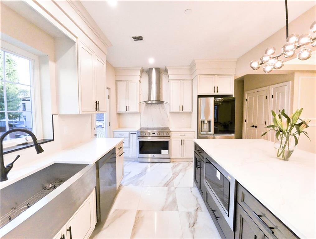 372 Sharon Avenue Silver Lake Staten Island NY 10301