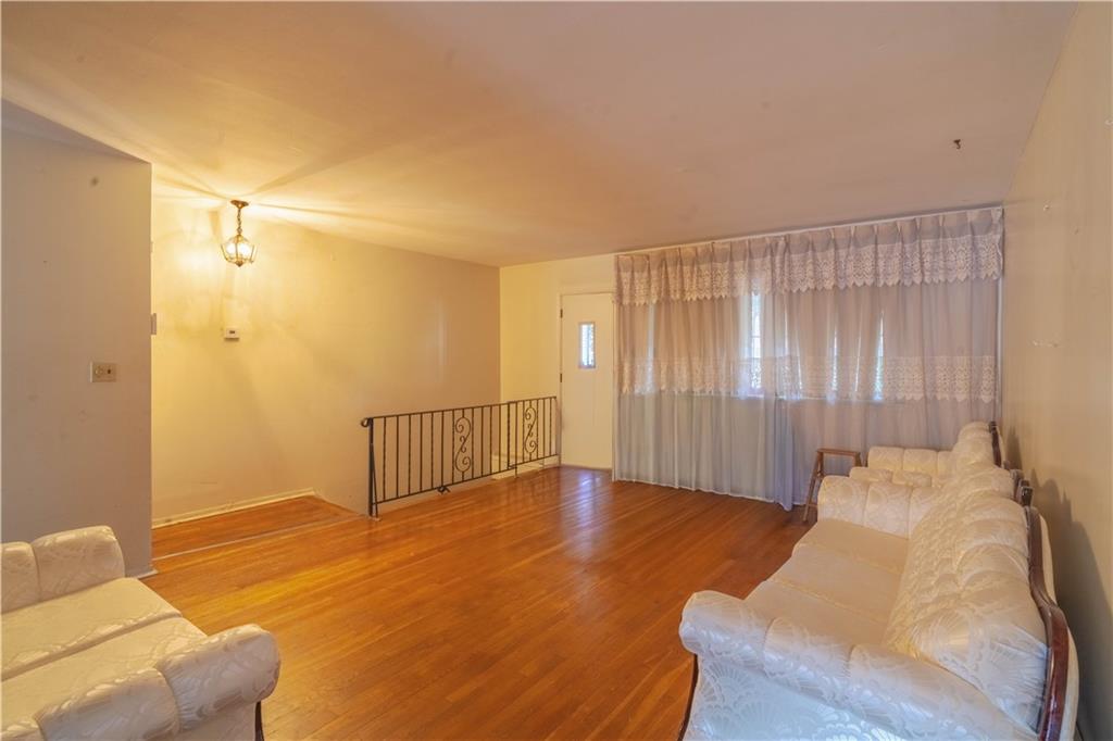 565 East 81st Street Canarsie Brooklyn NY 11236