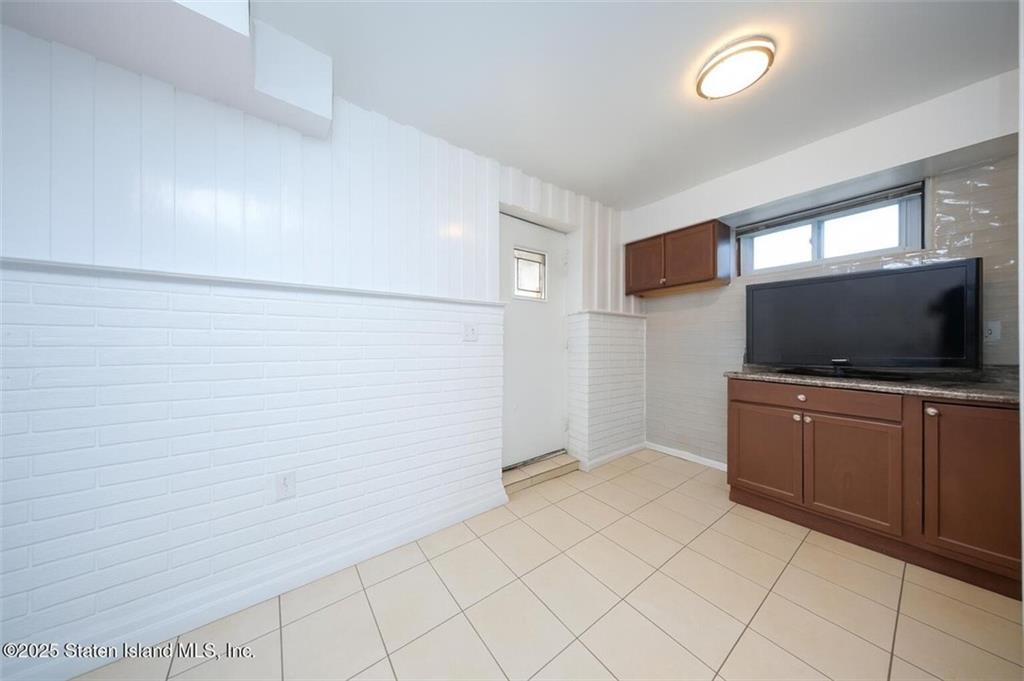 158 Mann Avenue Westerleigh Staten Island NY 10314