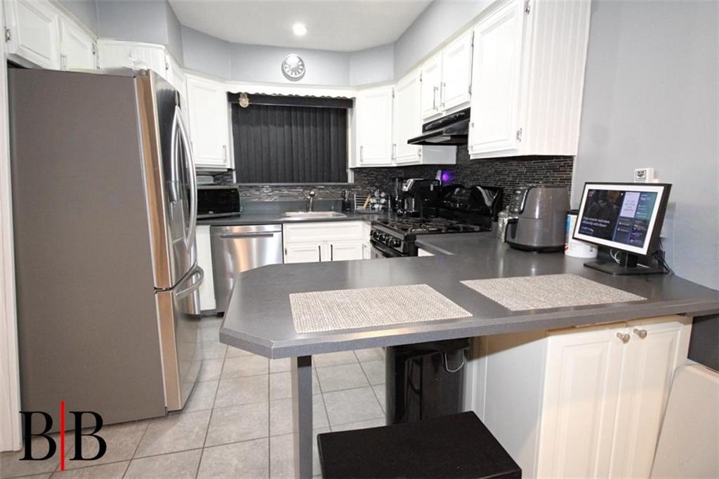 364 Rolling Hill Green Arden Heights Staten Island NY 10312