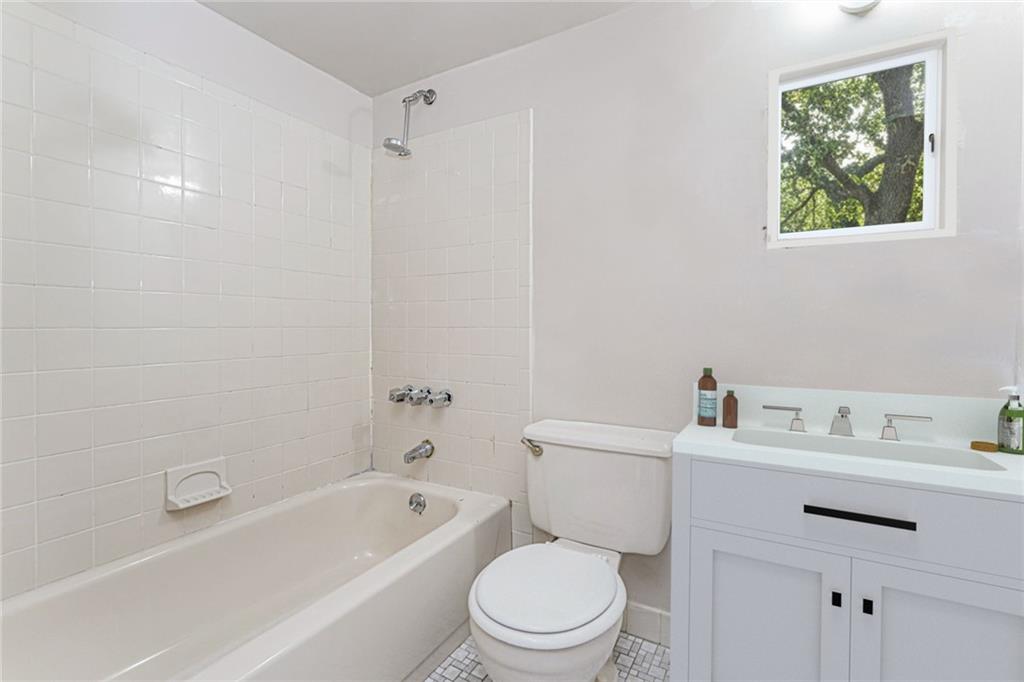 98 Cotter Avenue Richmond Town Staten Island NY 10306