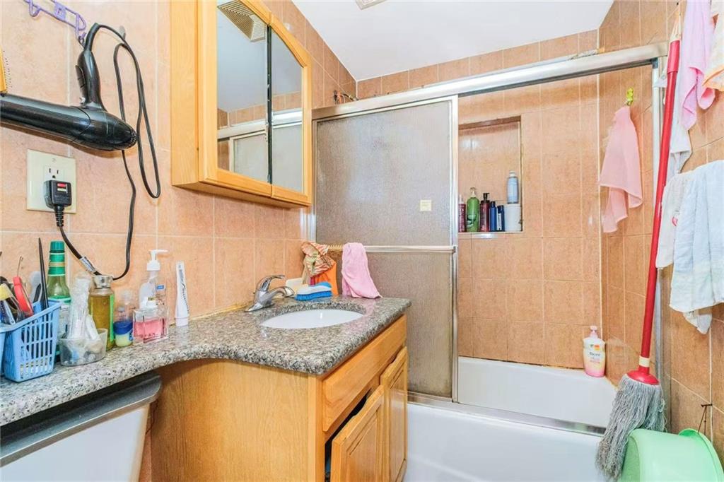 7118 17th Avenue Bensonhurst Brooklyn NY 11204