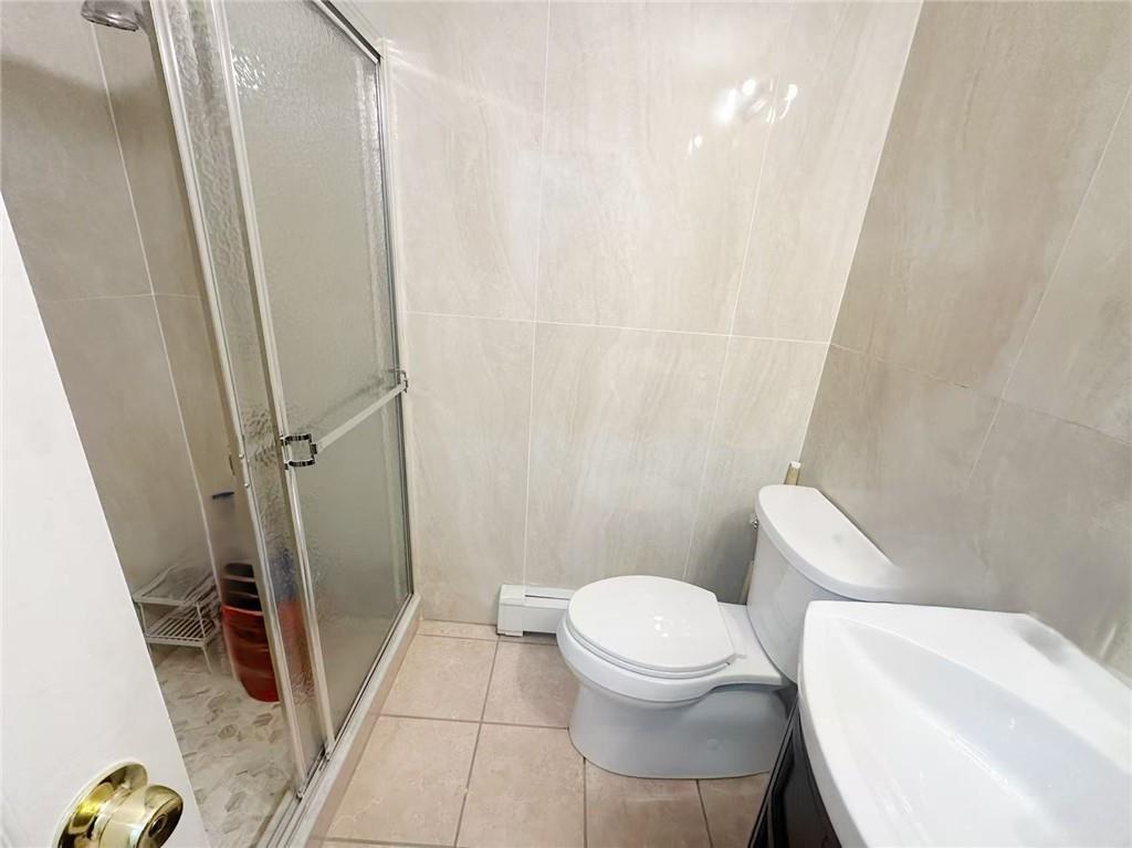 8426 60 Avenue Middle Village Middle Village NY 11379