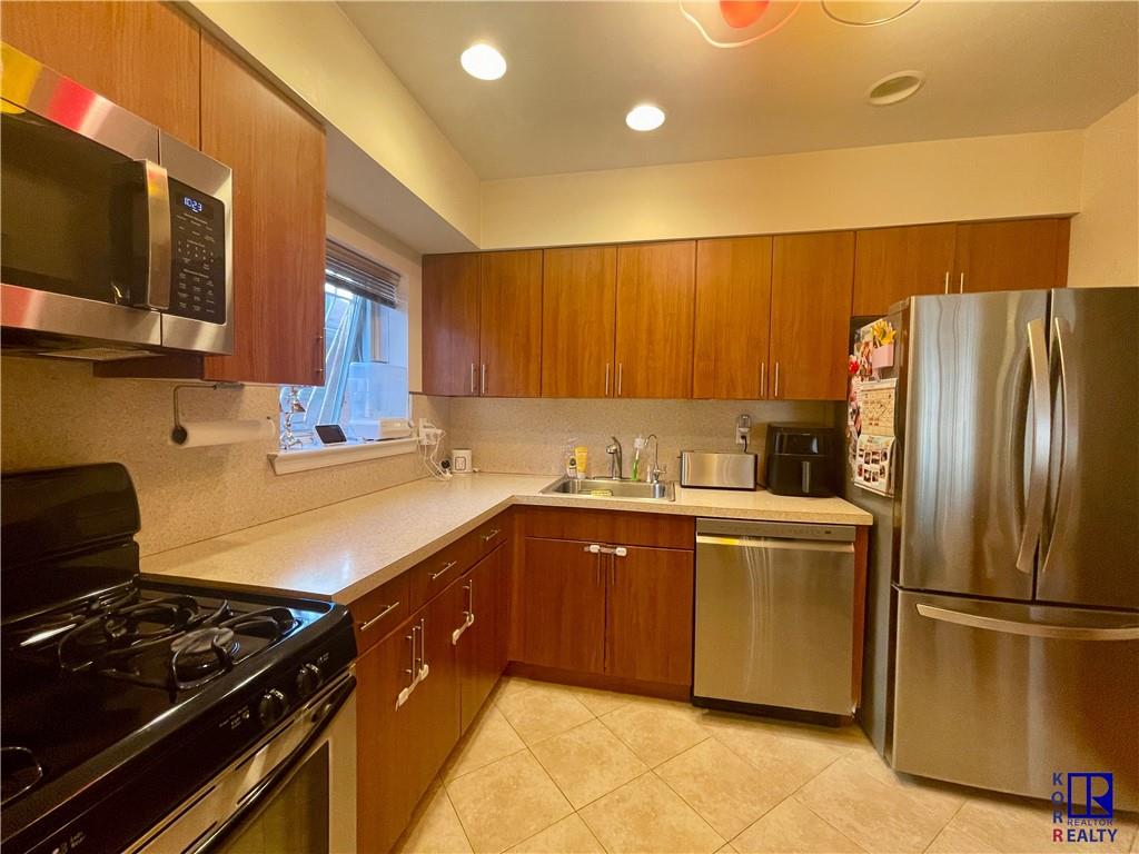 3105 Emmons Avenue Sheepshead Bay Brooklyn NY 11235
