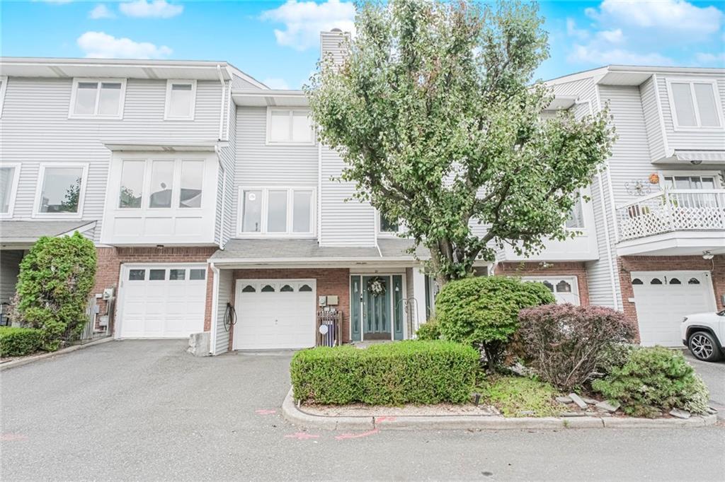 21 Flagship Circle Prince's Bay Staten Island NY 10309