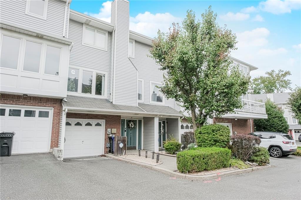 21 Flagship Circle Prince's Bay Staten Island NY 10309