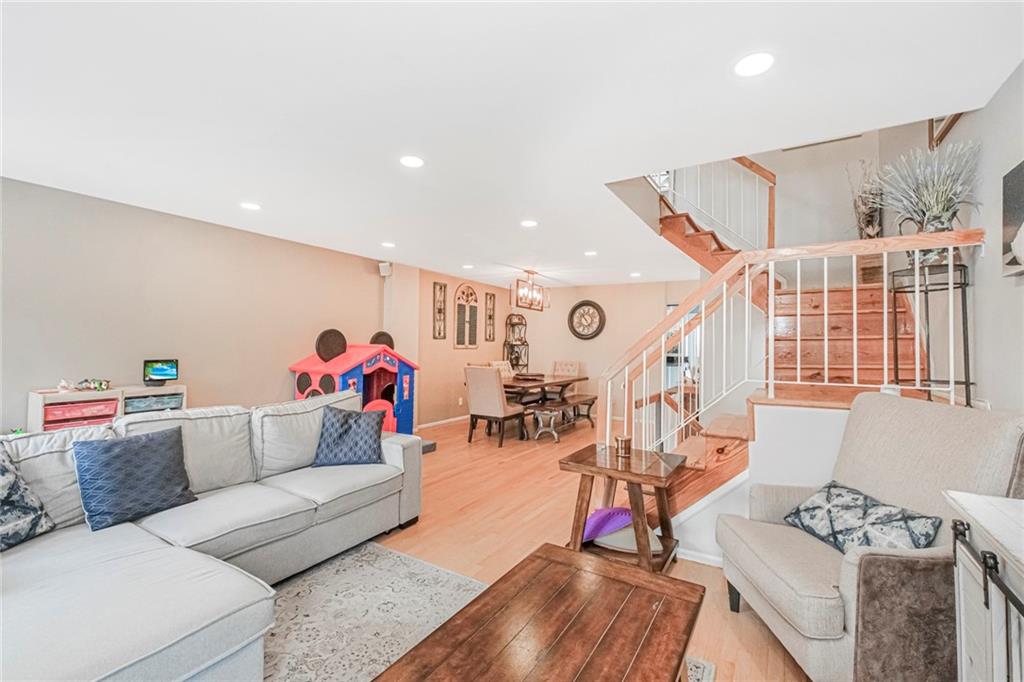 21 Flagship Circle Prince's Bay Staten Island NY 10309