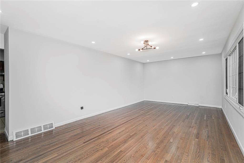 44 Thomas Street Richmond Town Richmondtown NY 10306