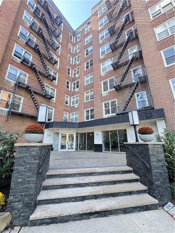 350 Richmond Terrace St. George Staten Island NY 10301