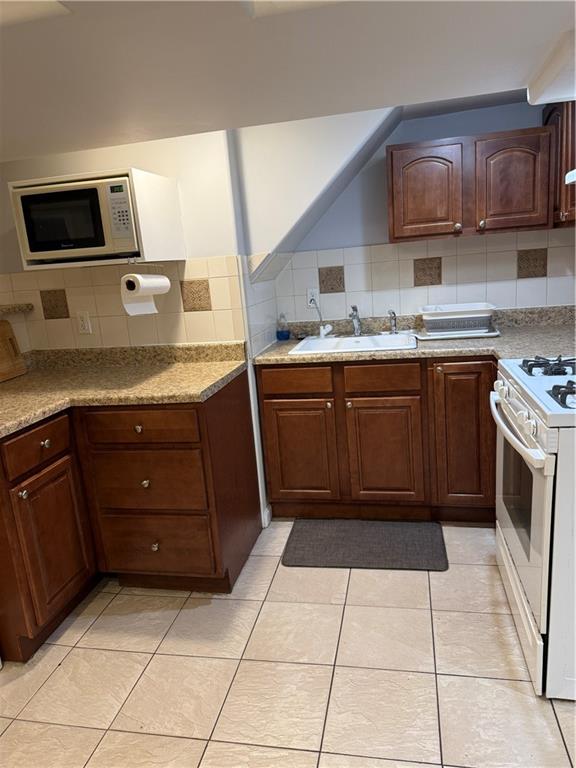 8686 Bay 16th Street Bath Beach Brooklyn NY 11214