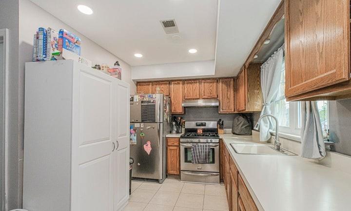 566 Buchanan Avenue Willowbrook Staten Island NY 10314