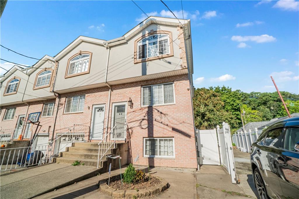 23 Deirdre Court Clifton Staten Island NY 10304