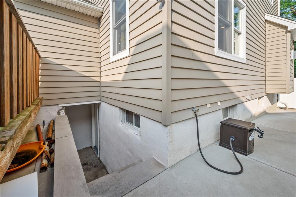 453 North Railroad Avenue Staten Island NY 10304