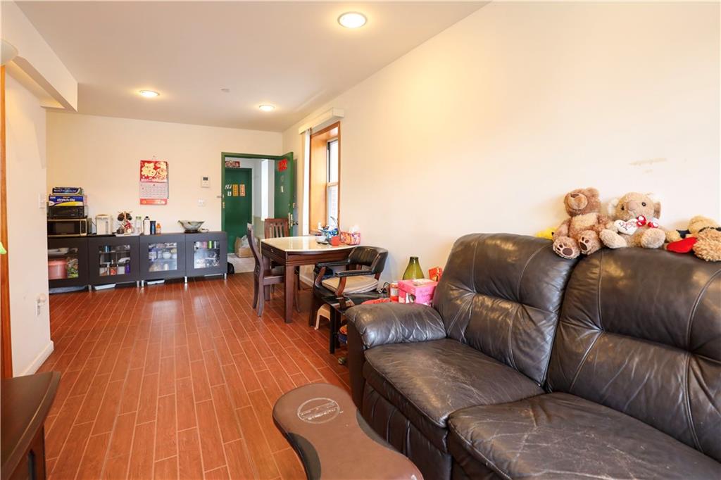 140 Avenue O Bensonhurst Brooklyn NY 11204