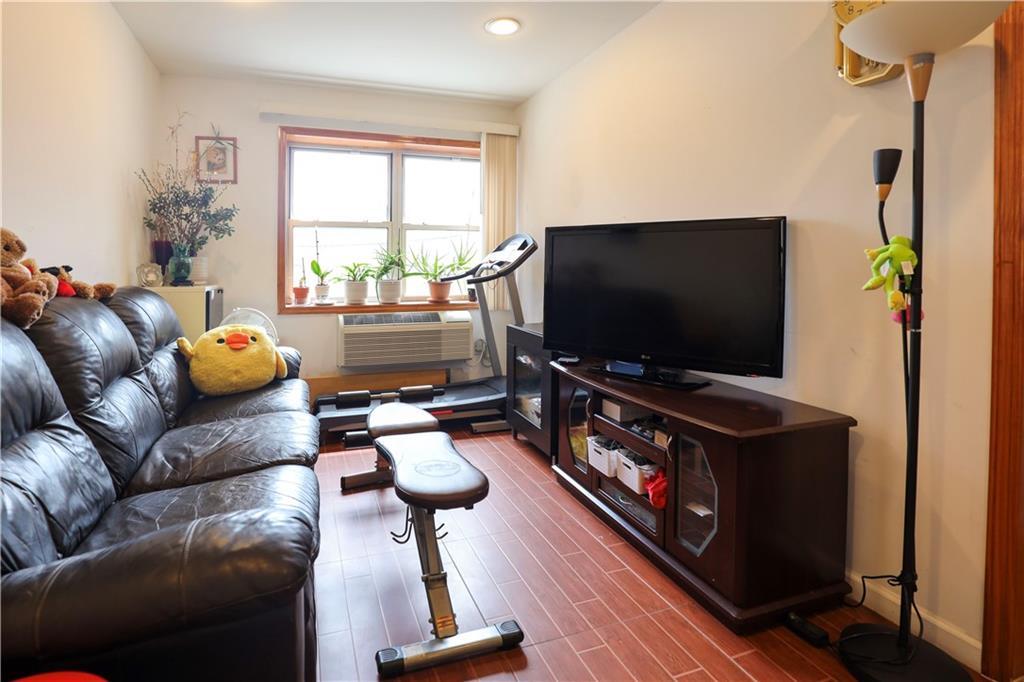 140 Avenue O Bensonhurst Brooklyn NY 11204