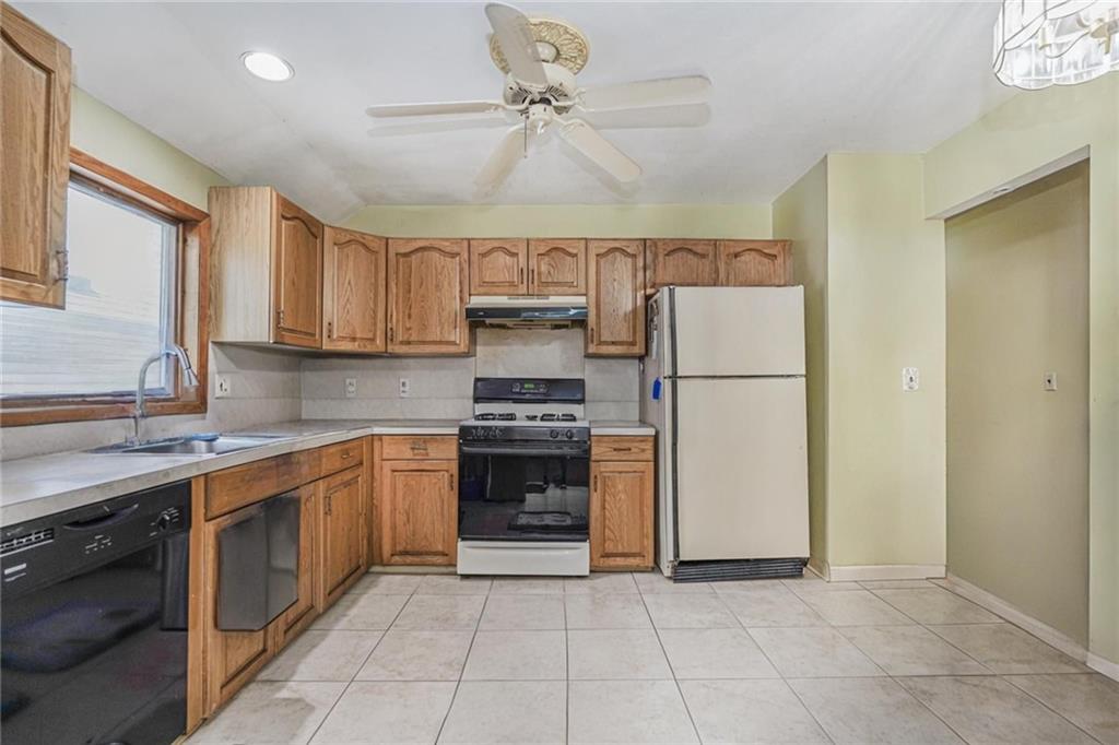 51 Rockwell Avenue Rosebank Staten Island NY 10305