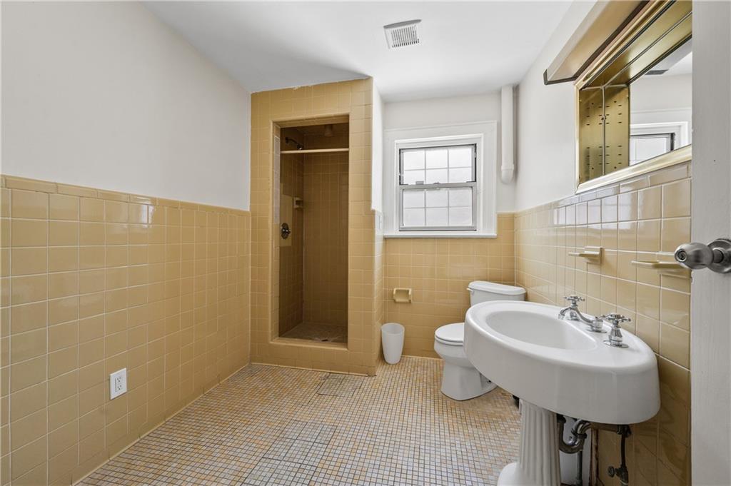 89-28 207th Street Queens Village Queens Village NY 11427