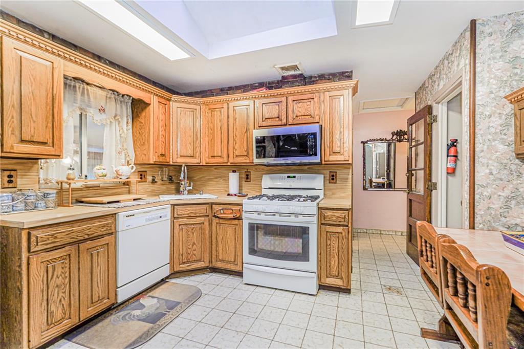 382 Edgegrove Avenue Annadale Staten Island NY 10312