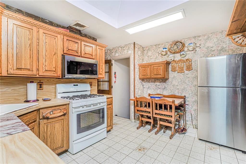 382 Edgegrove Avenue Annadale Staten Island NY 10312