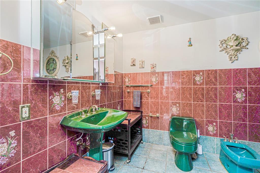 382 Edgegrove Avenue Annadale Staten Island NY 10312