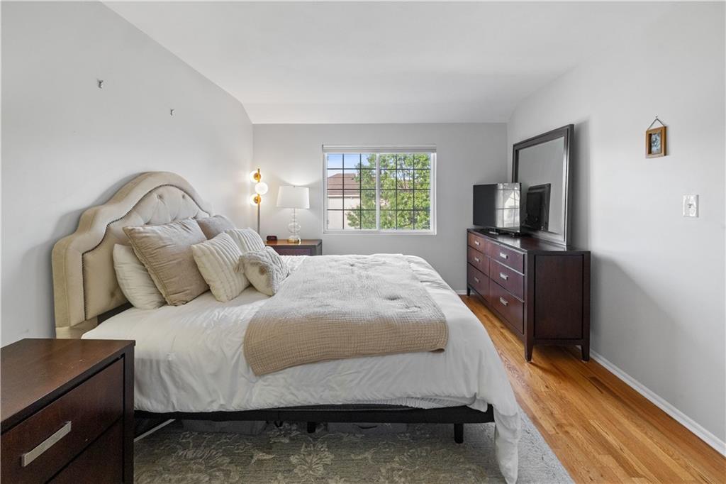 40 Rockwell Avenue Rosebank Staten Island NY 10305