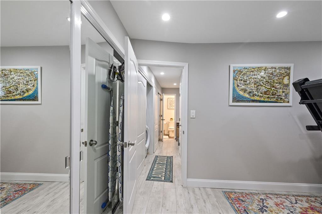 40 Rockwell Avenue Rosebank Staten Island NY 10305