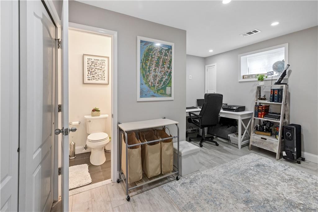 40 Rockwell Avenue Rosebank Staten Island NY 10305