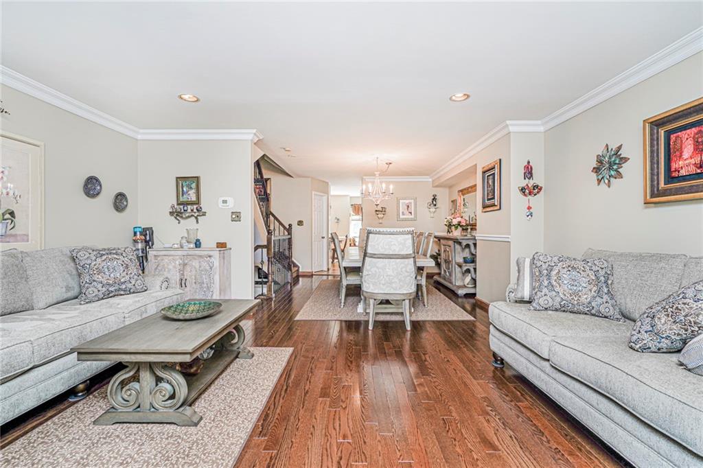 117 Pembrook Loop Woodrow Staten Island NY 10309