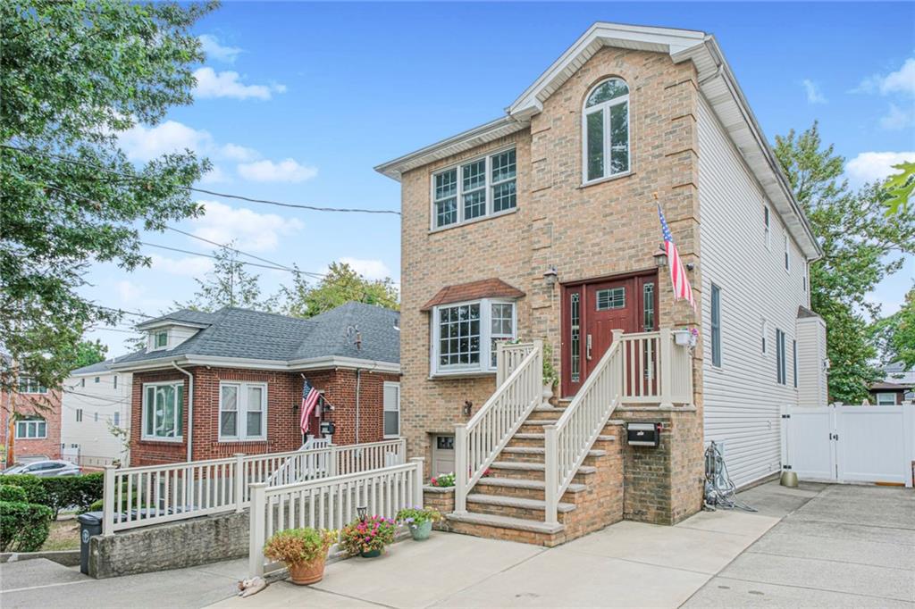 122 Guyon Avenue Oakwood New York NY 10306
