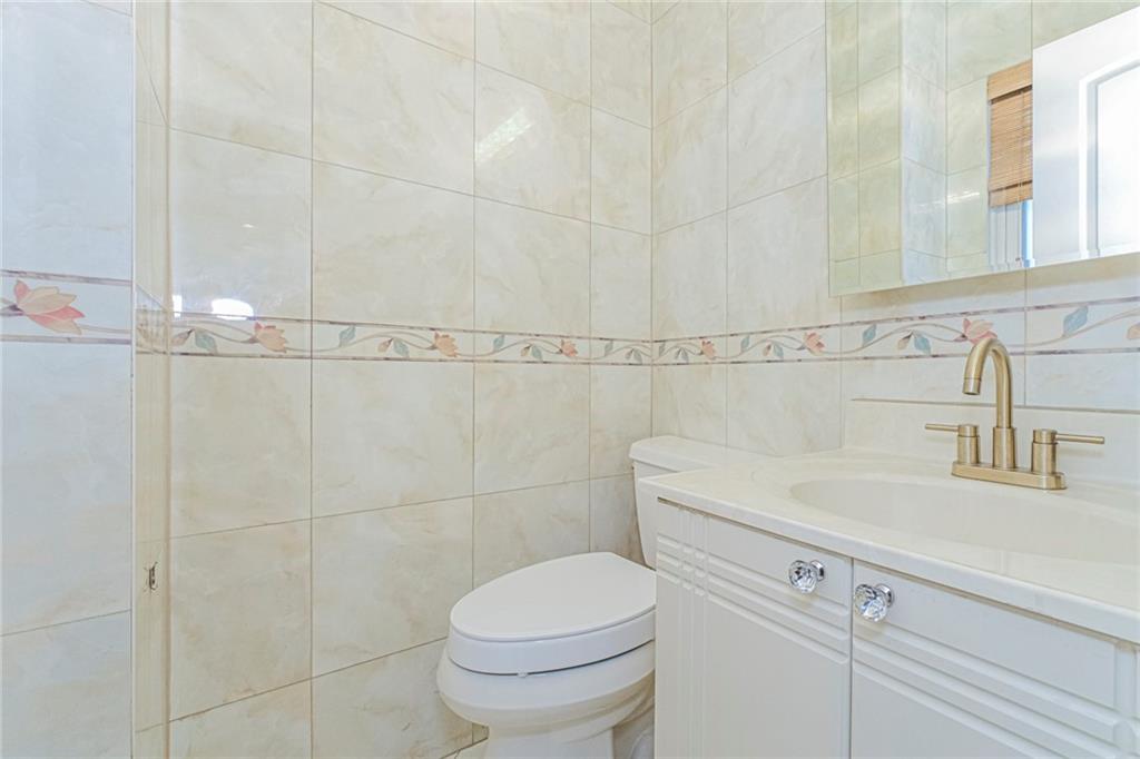 122 Guyon Avenue Oakwood New York NY 10306