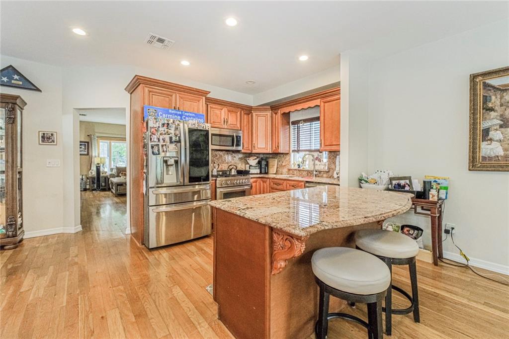 122 Guyon Avenue Oakwood New York NY 10306