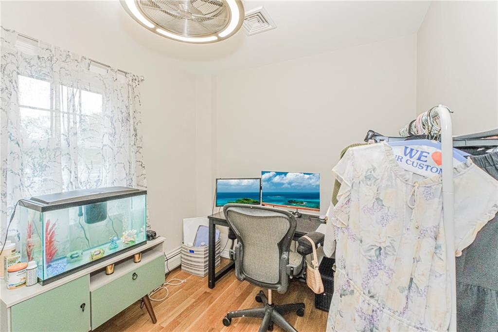 122 Guyon Avenue Oakwood New York NY 10306