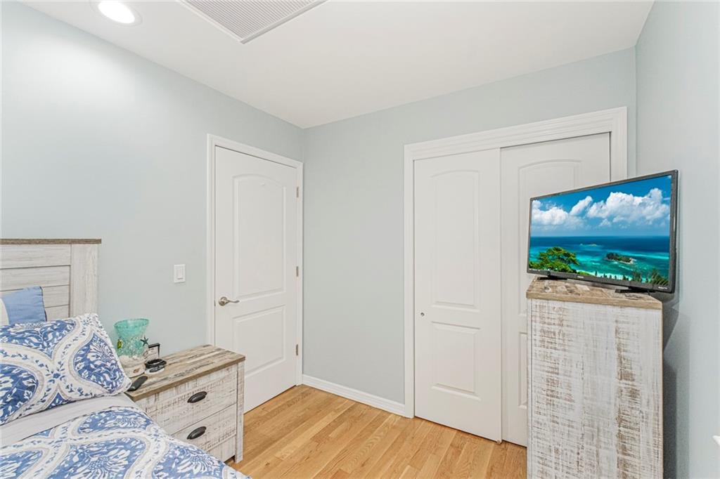 122 Guyon Avenue Oakwood New York NY 10306