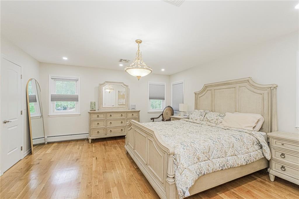 122 Guyon Avenue Oakwood New York NY 10306