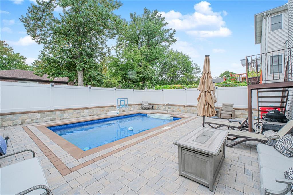 122 Guyon Avenue Oakwood New York NY 10306
