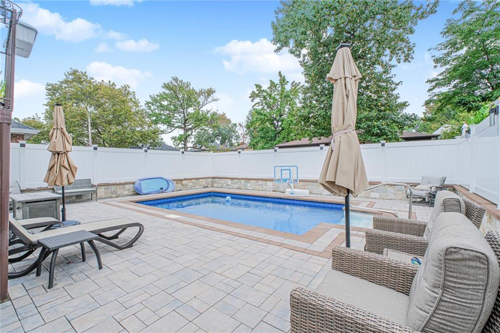 122 Guyon Avenue Oakwood New York NY 10306