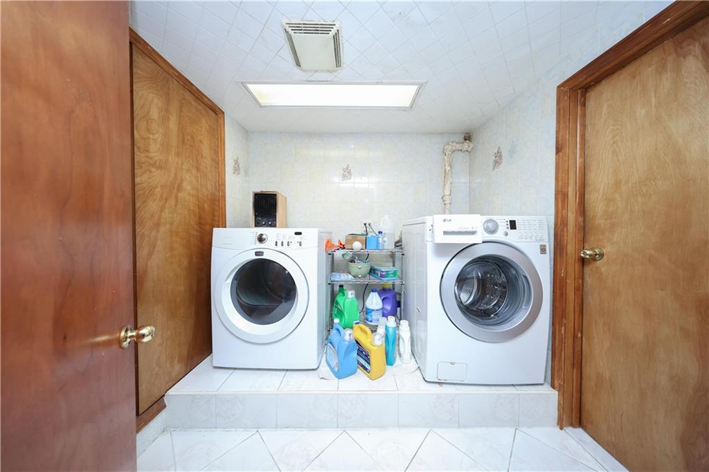 2489 East 21 Street Sheepshead Bay Brooklyn NY 11235