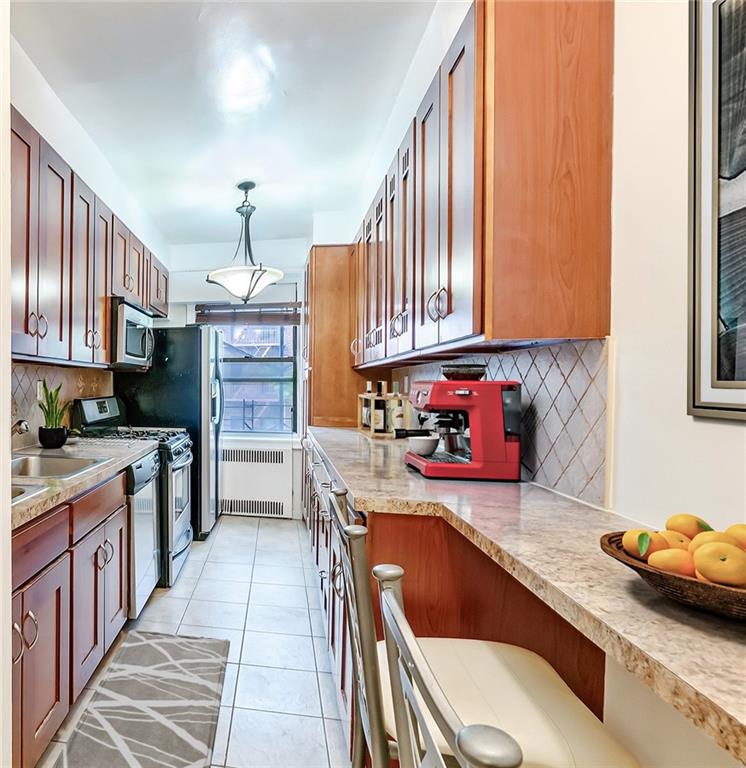 909 East 29th Street Midwood Unknown NY 11210