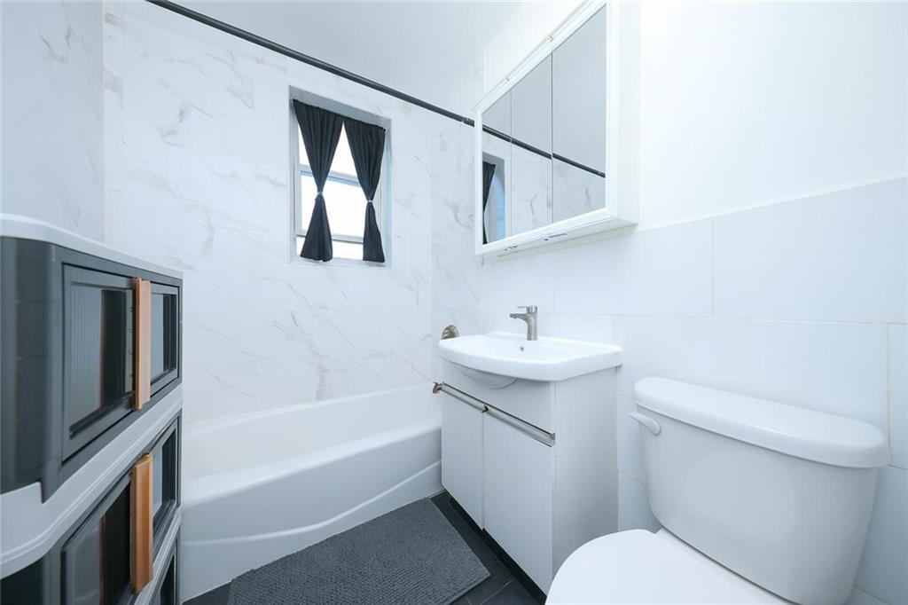 1813 Bay Ridge Avenue Bensonhurst Brooklyn NY 11204