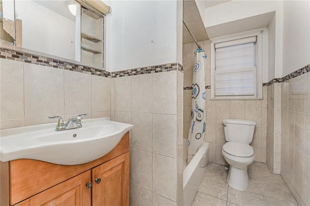 124 Van cortlandt Avenue Sunnyside Staten Island NY 10301