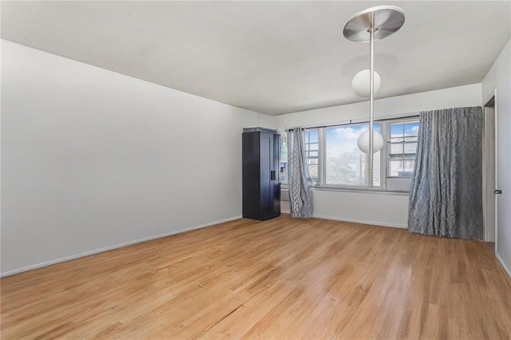 124 Van cortlandt Avenue Sunnyside Staten Island NY 10301