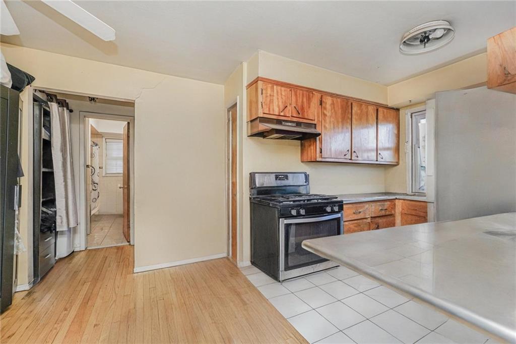 124 Van cortlandt Avenue Sunnyside Staten Island NY 10301