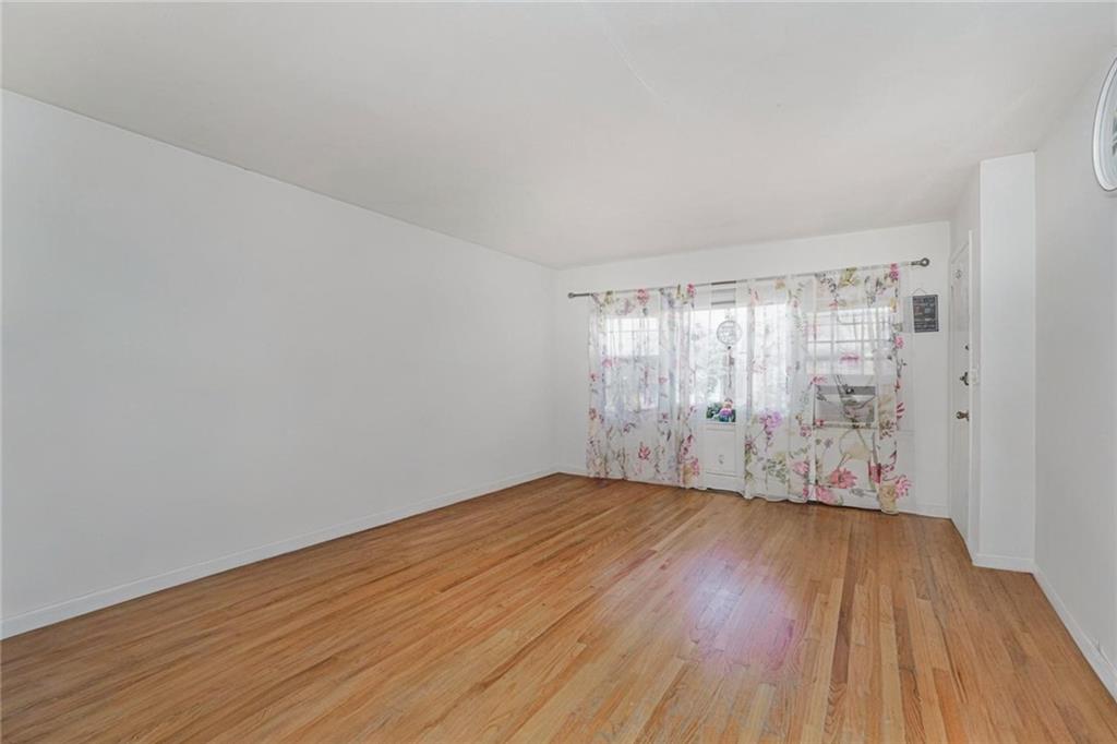124 Van cortlandt Avenue Sunnyside Staten Island NY 10301
