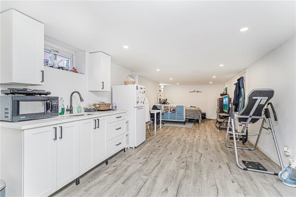 124 Van cortlandt Avenue Sunnyside Staten Island NY 10301